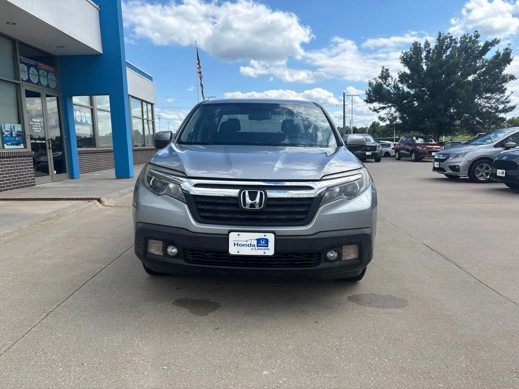 Used 2017 Silver Honda RTL-T image 2
