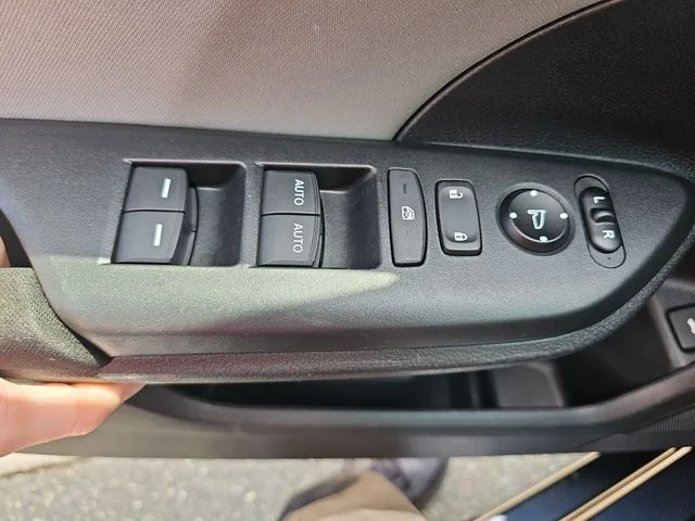 Used 2016  Honda EX-T image 27