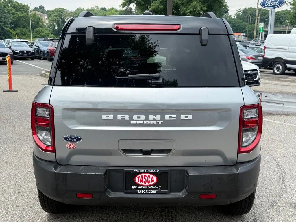 Used 2023 Silver Ford Outer Banks image 9