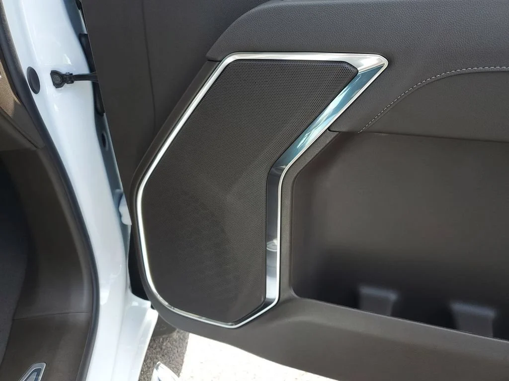 New 2026 Summit White Chevrolet LT image 29