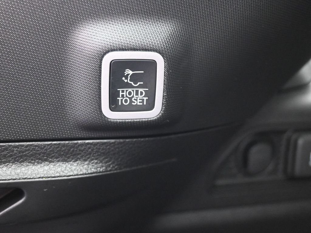 New 2026 Velvet Red Pearl-Coat Exterior Paint Jeep Altitude image 16