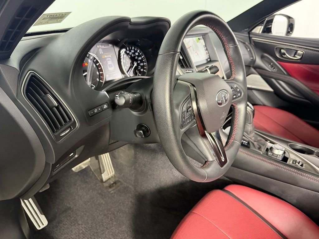 Used 2022 White INFINITI Red Sport 400 image 22