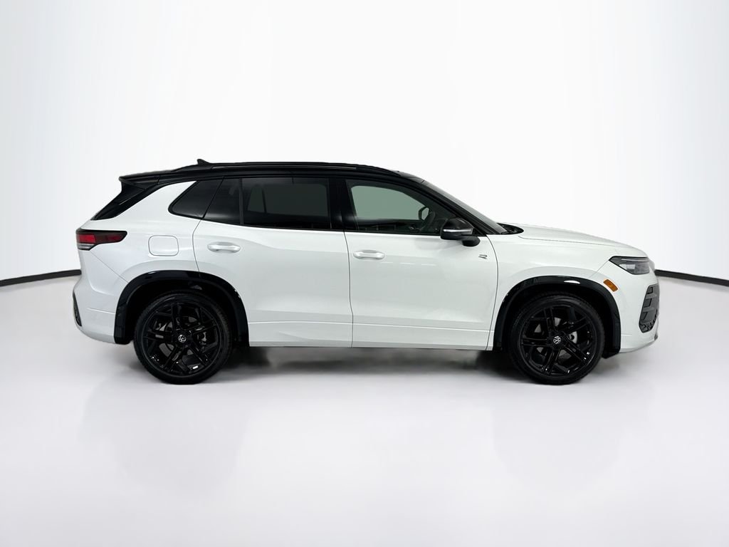 New 2026 Opal White W/Deep Black Roof Volkswagen SE R-Line Black image 4