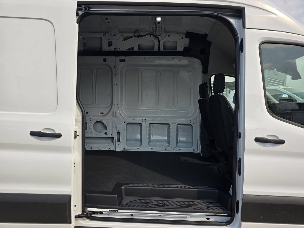 New 2026 Oxford White Ford XL image 29