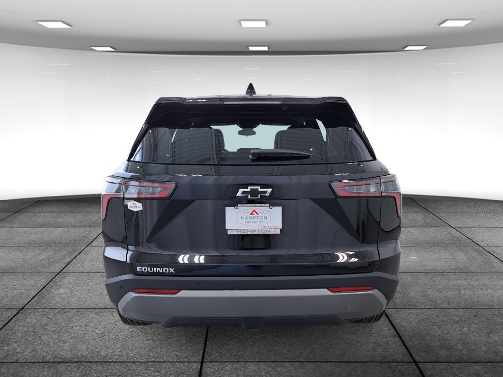 New 2027 Mosaic Black Metallic Chevrolet LT image 5
