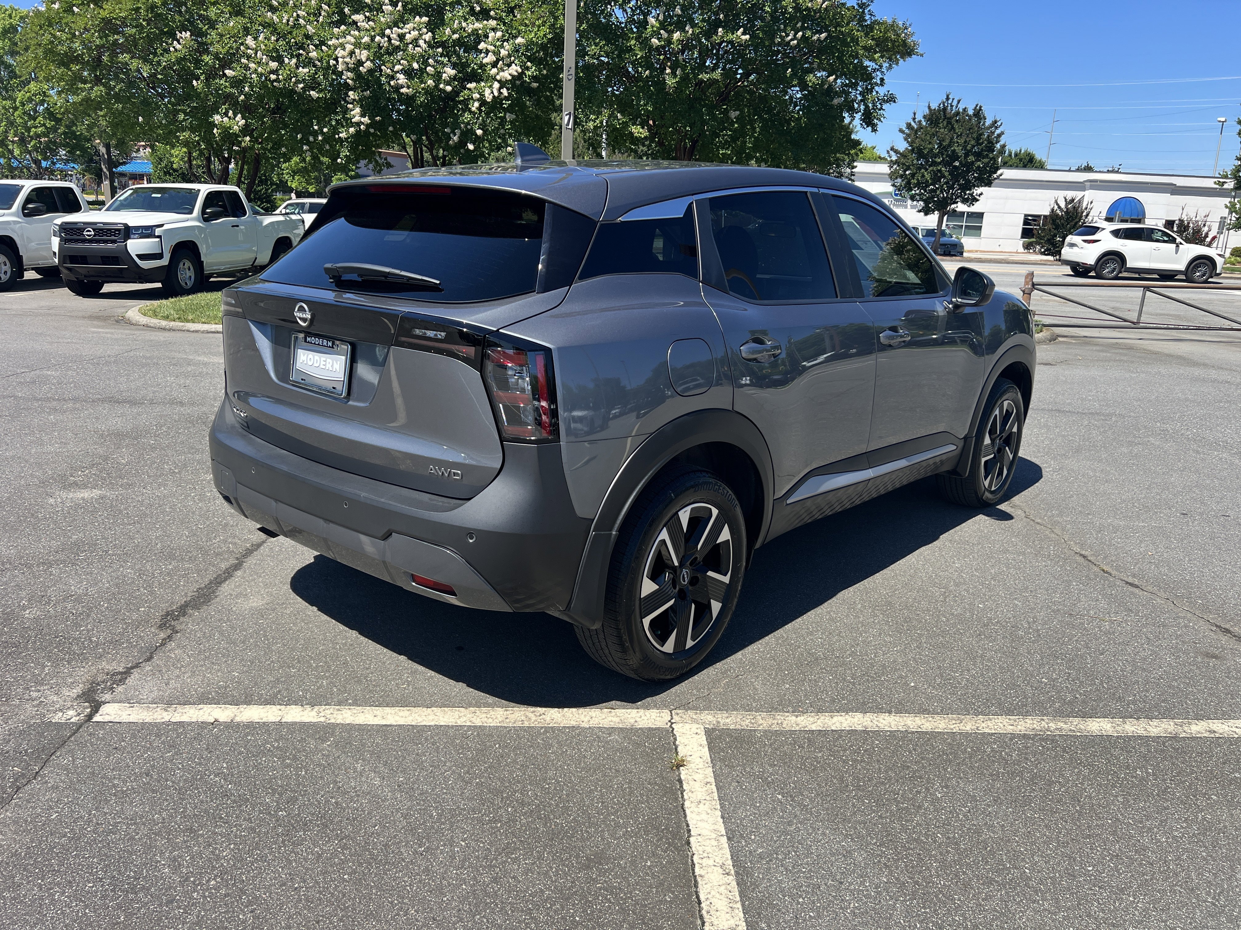Used 2025 Gun Metallic Nissan SV image 5