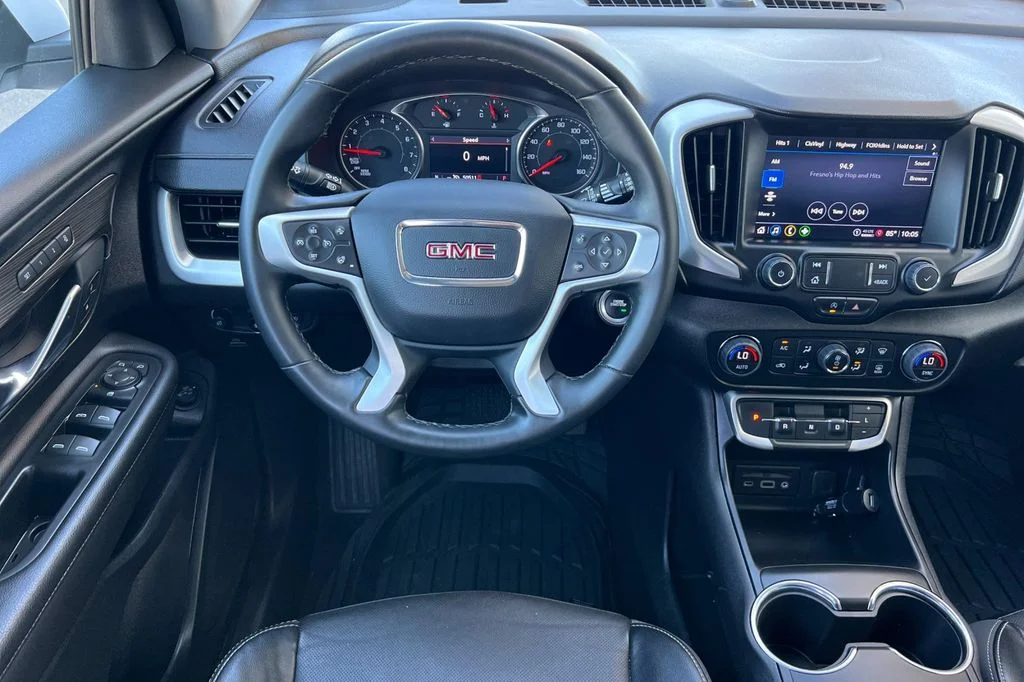 Used 2023 White GMC SLT image 16