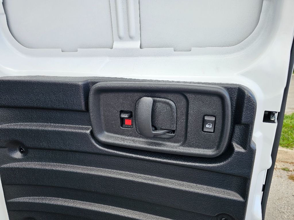 2025 GMC Savana Cargo Work Van - Photo 25