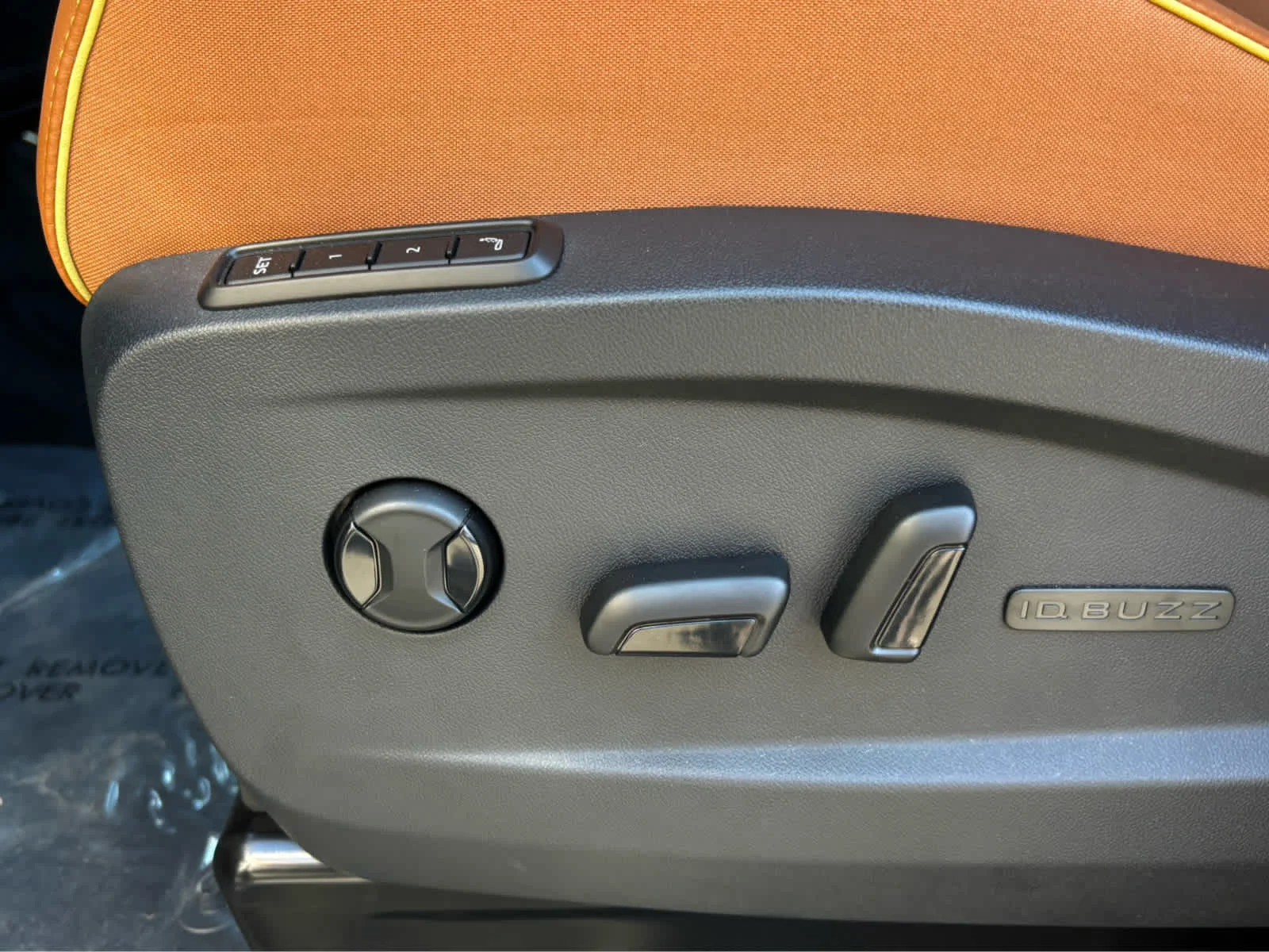New 2025 Metro Silver Metallic Volkswagen Pro S image 9