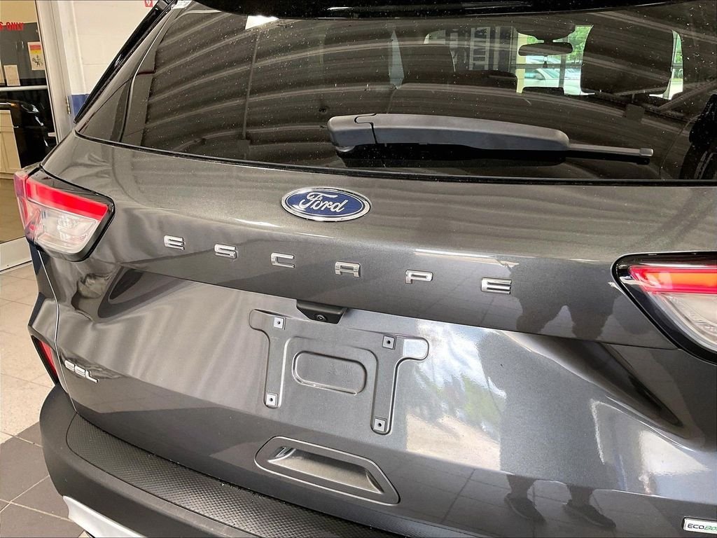 Used 2020 Gray Ford SEL image 28