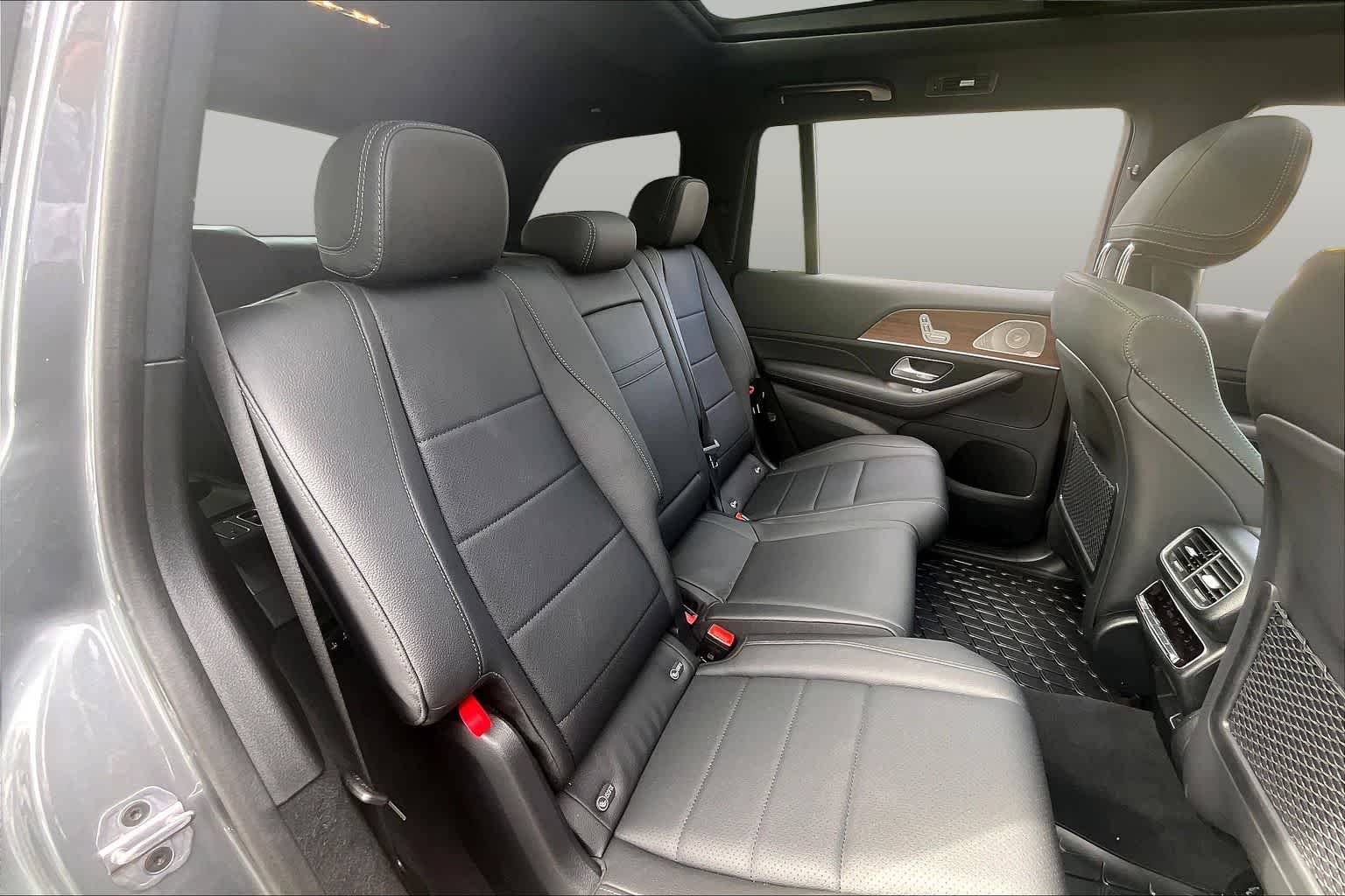 Used 2025 Selenite Grey Metallic Mercedes-Benz GLS 450 image 40