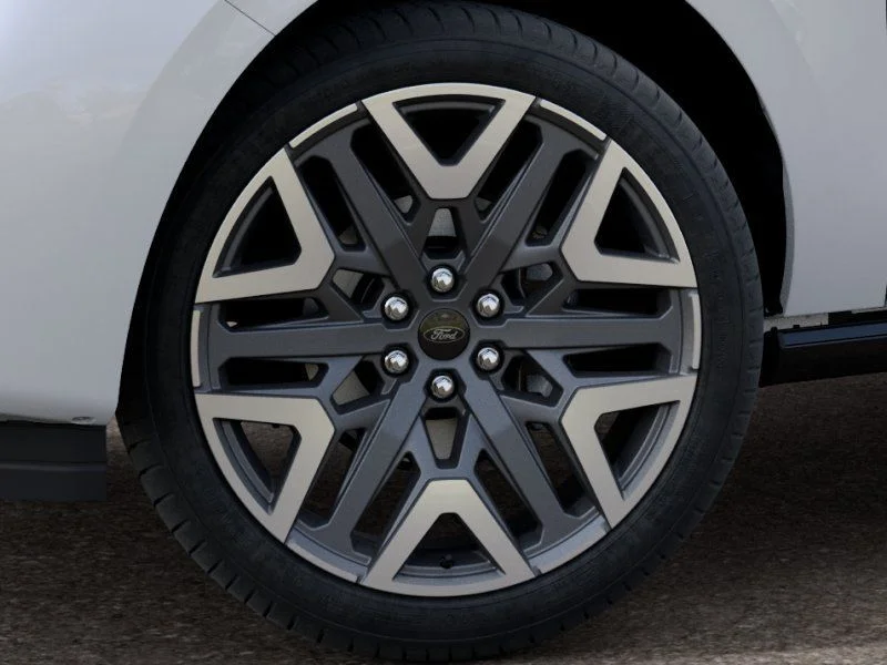 New 2027 Star White Metallic Tri-Coat Ford Platinum image 20