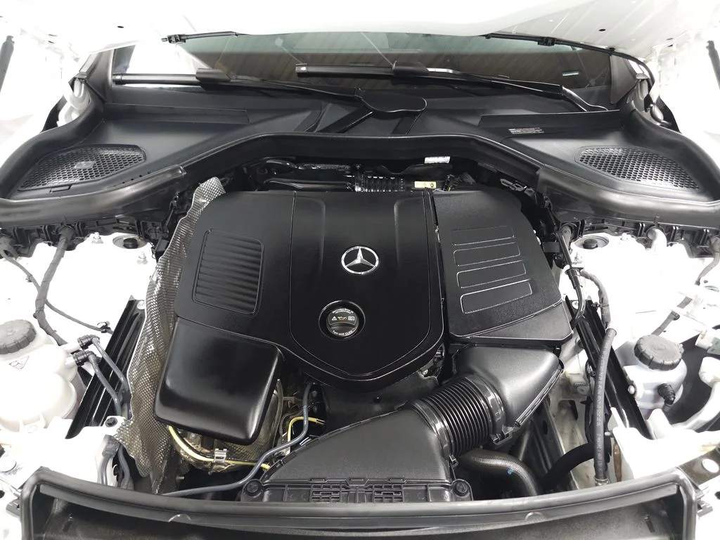 Certified Used 2026 Polar White Mercedes-Benz GLC 300 image 31