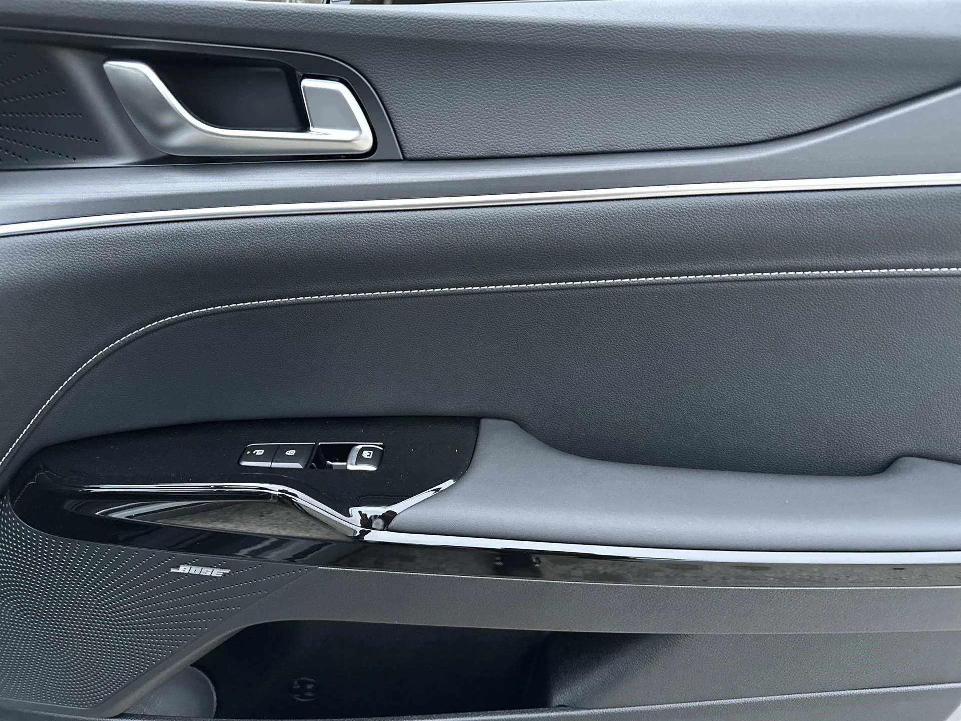New 2026 Snow White Pearl Kia GT-Line FWD image 32