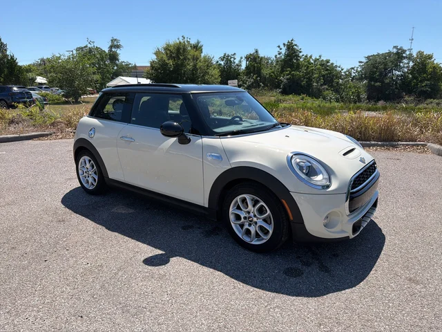 2017 MINI Cooper S's photo
