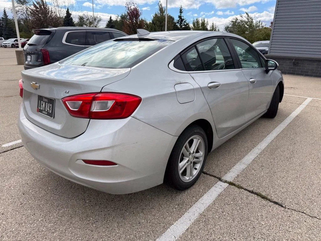 Used 2017 Silver Chevrolet LT image 9