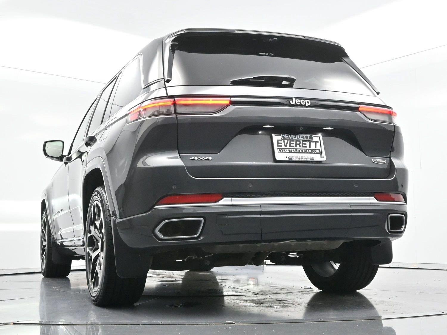 Used 2022 Baltic Gray Metallic Clearcoat Jeep Summit Reserve image 43