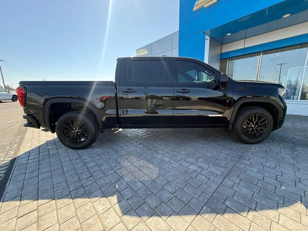 Used 2023 Onyx Black GMC Elevation image 13