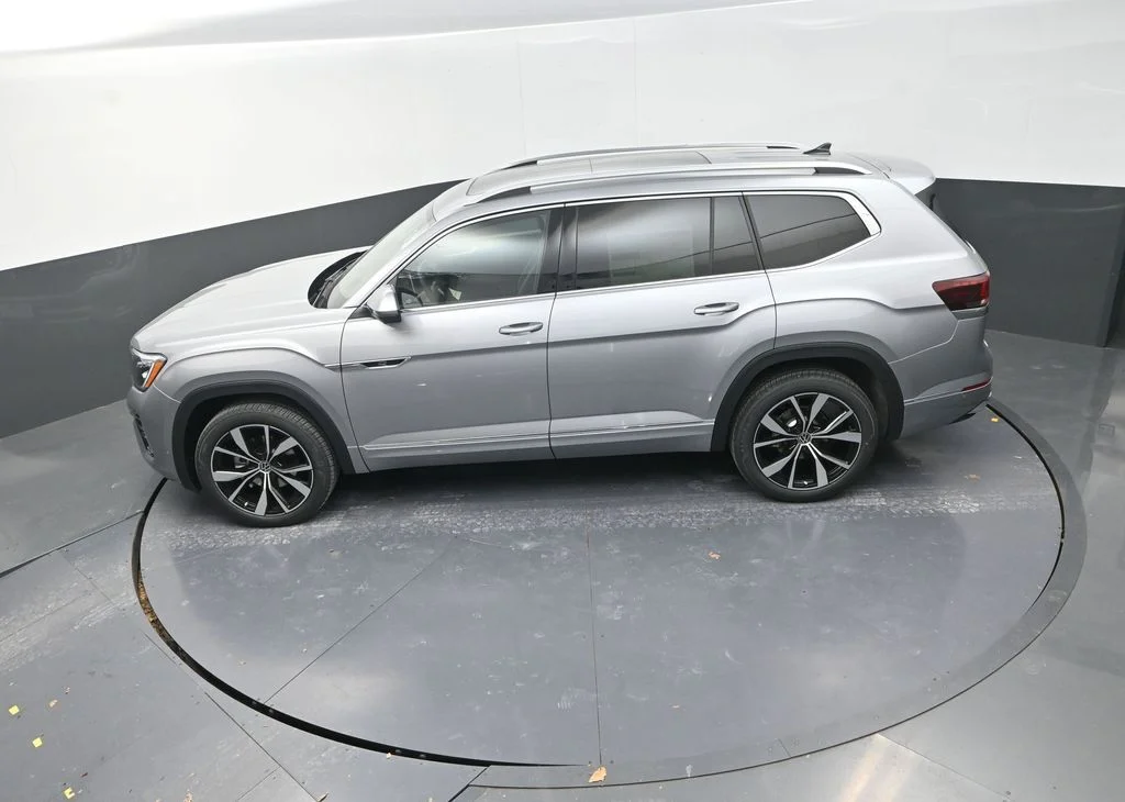 New 2026  Volkswagen 2.0T SEL Premium R-Line image 17