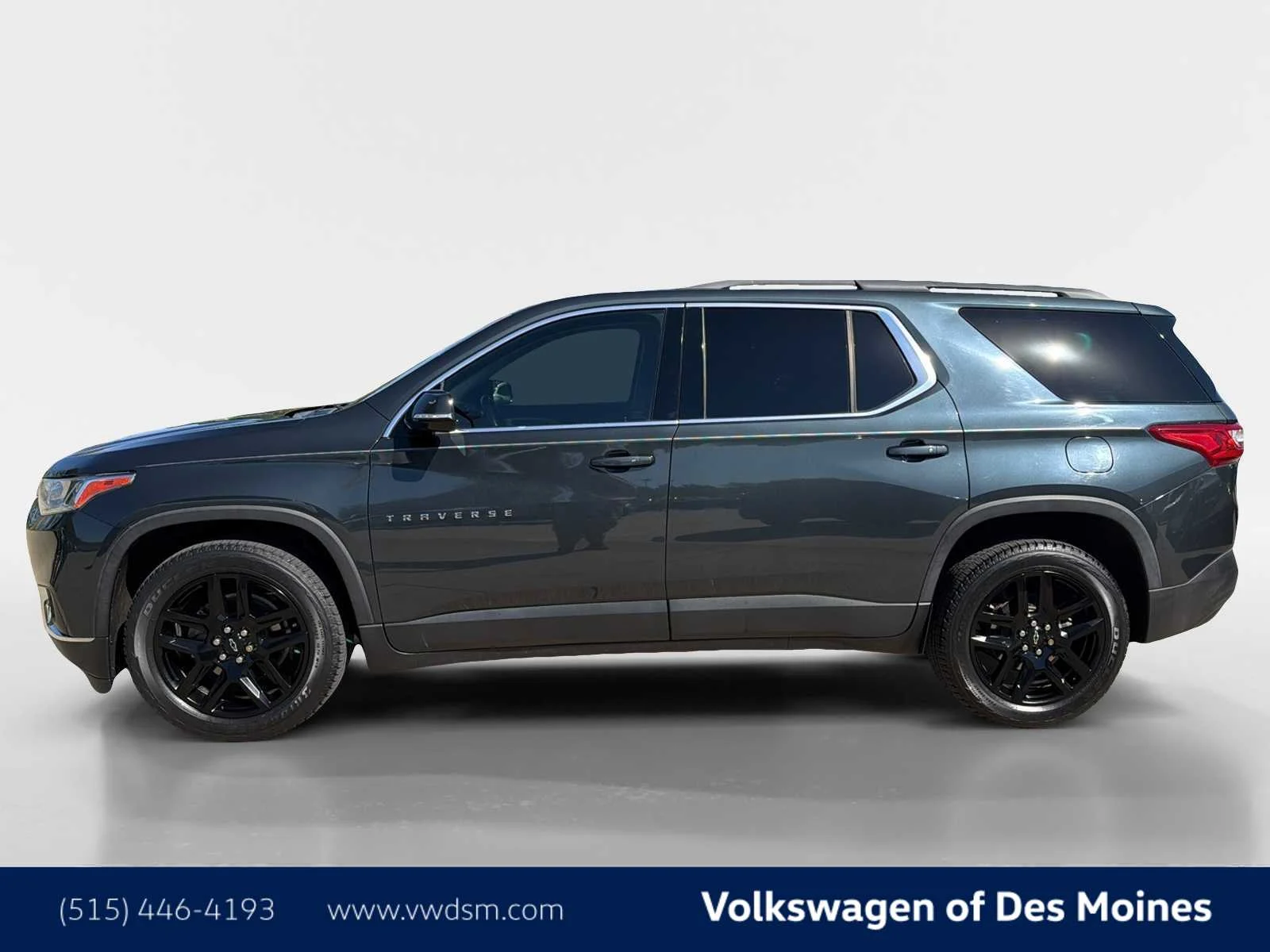 Used 2019 Chevrolet Traverse 3LT with VIN 1GNEVHKW2KJ128235 for sale in Johnston, IA