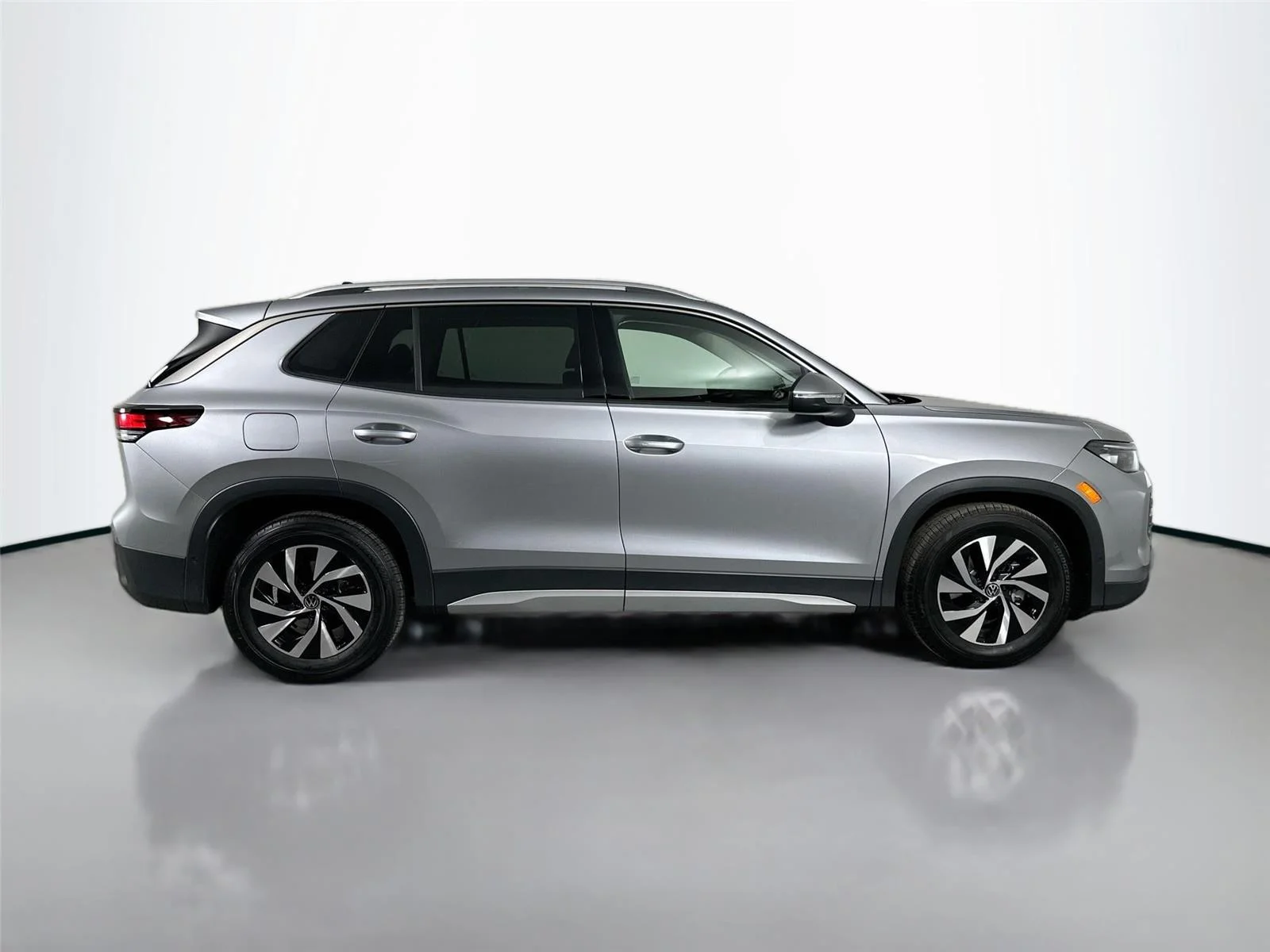 New 2026 pyrite silver metallic Volkswagen S image 4