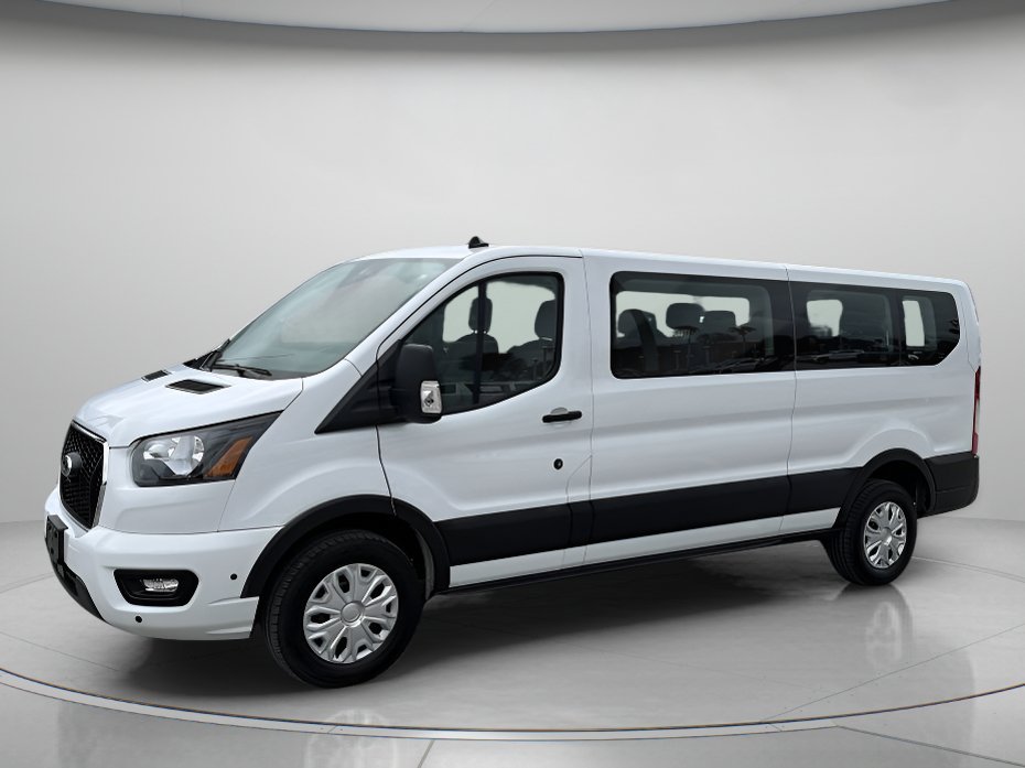 Used 2025 Oxford White Ford XLT image 1