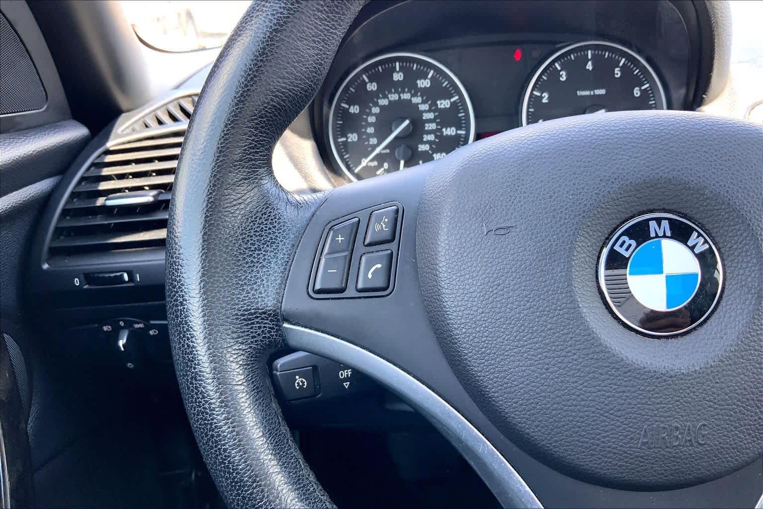 Used 2009 Alpine White BMW 135i image 20