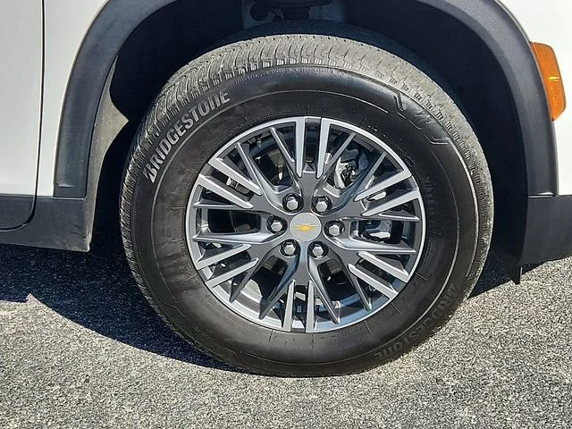 2025 Chevrolet Traverse LT - Photo 8