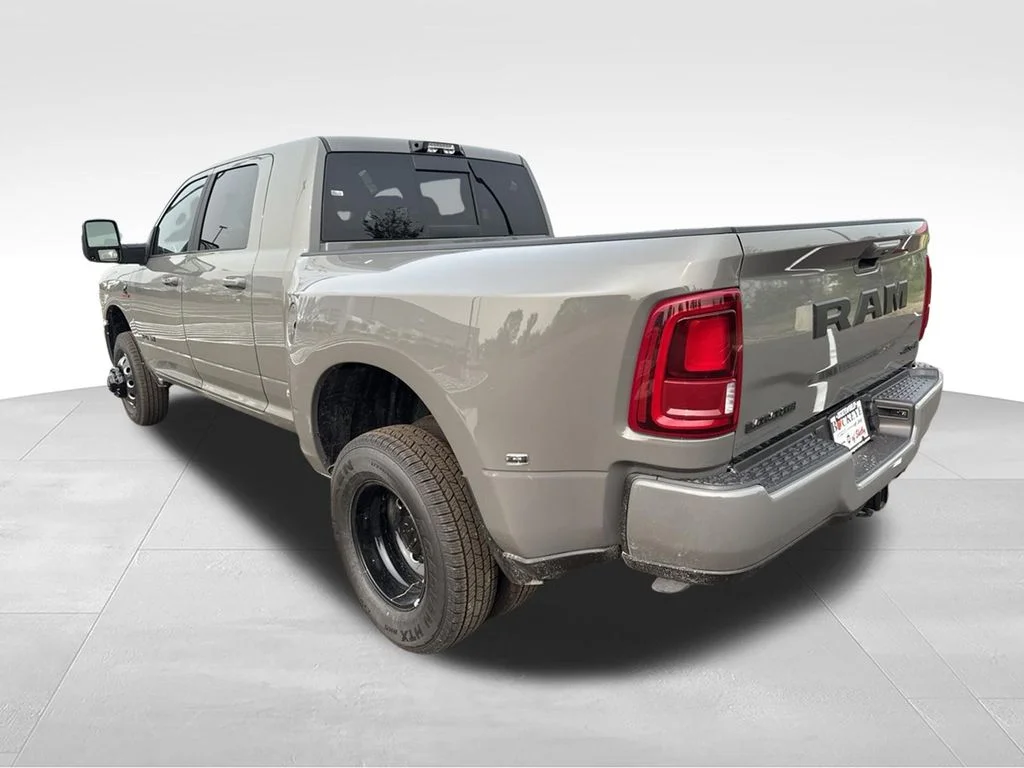 New 2026 Ceramic Gray Clear-Coat Exterior Paint RAM LARAMIE image 5
