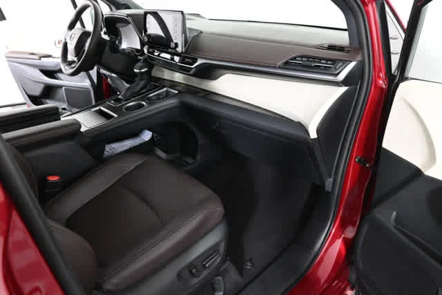 Used 2022 Ruby Flare Pearl Toyota Platinum image 11