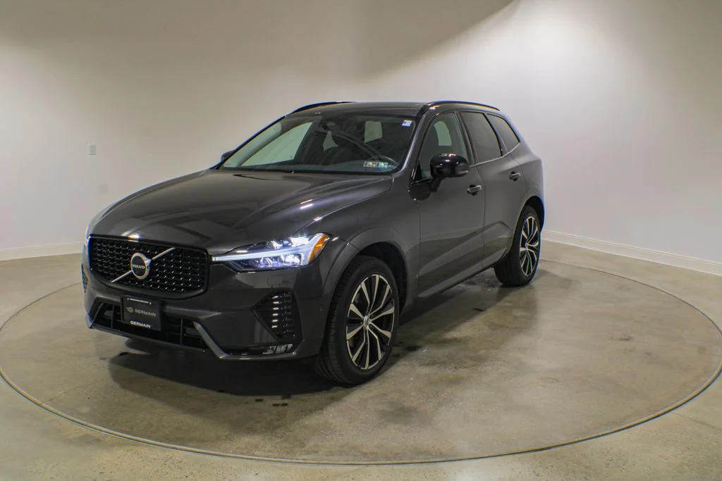 2023 Volvo XC60 B5 Plus Dark Theme AWD's photo