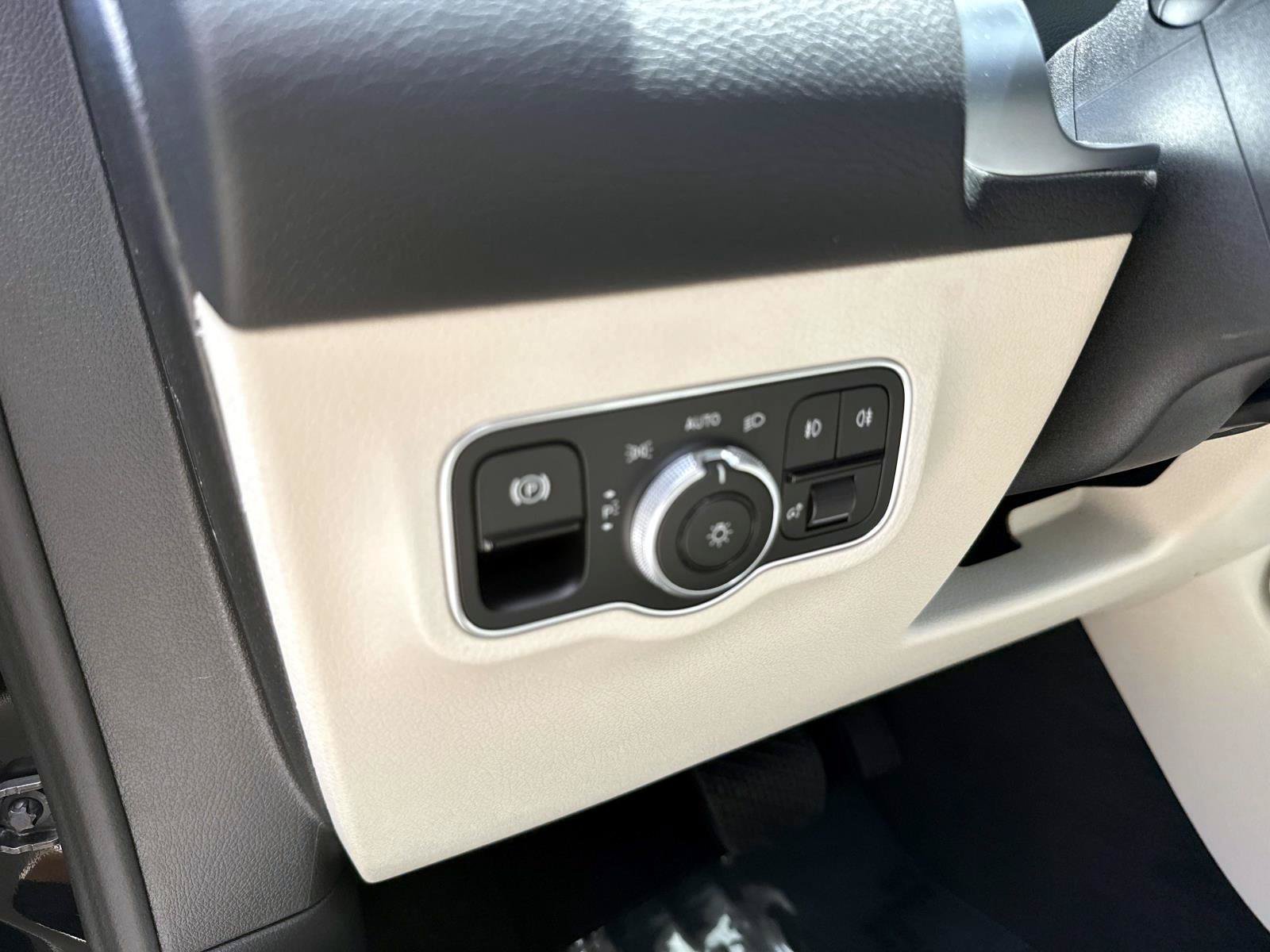 New 2026 Black Mercedes-Benz 250 SUV image 21