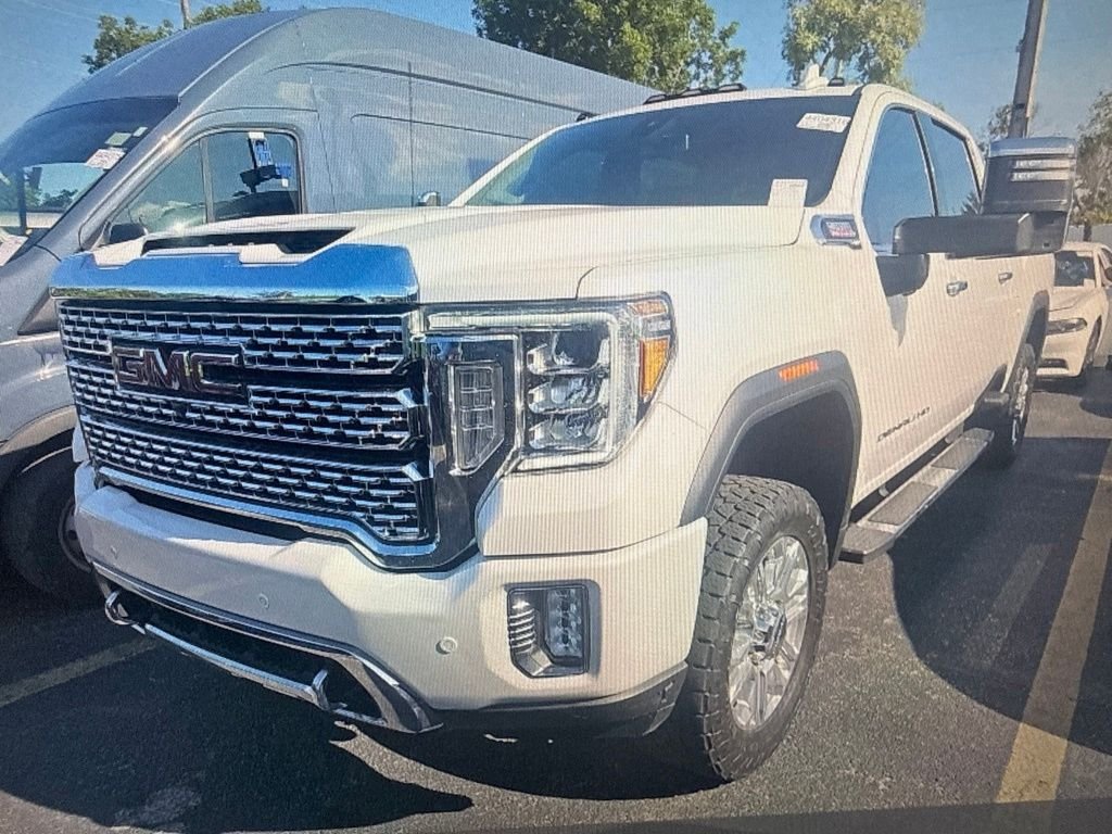 Used 2021 White GMC Denali image 2