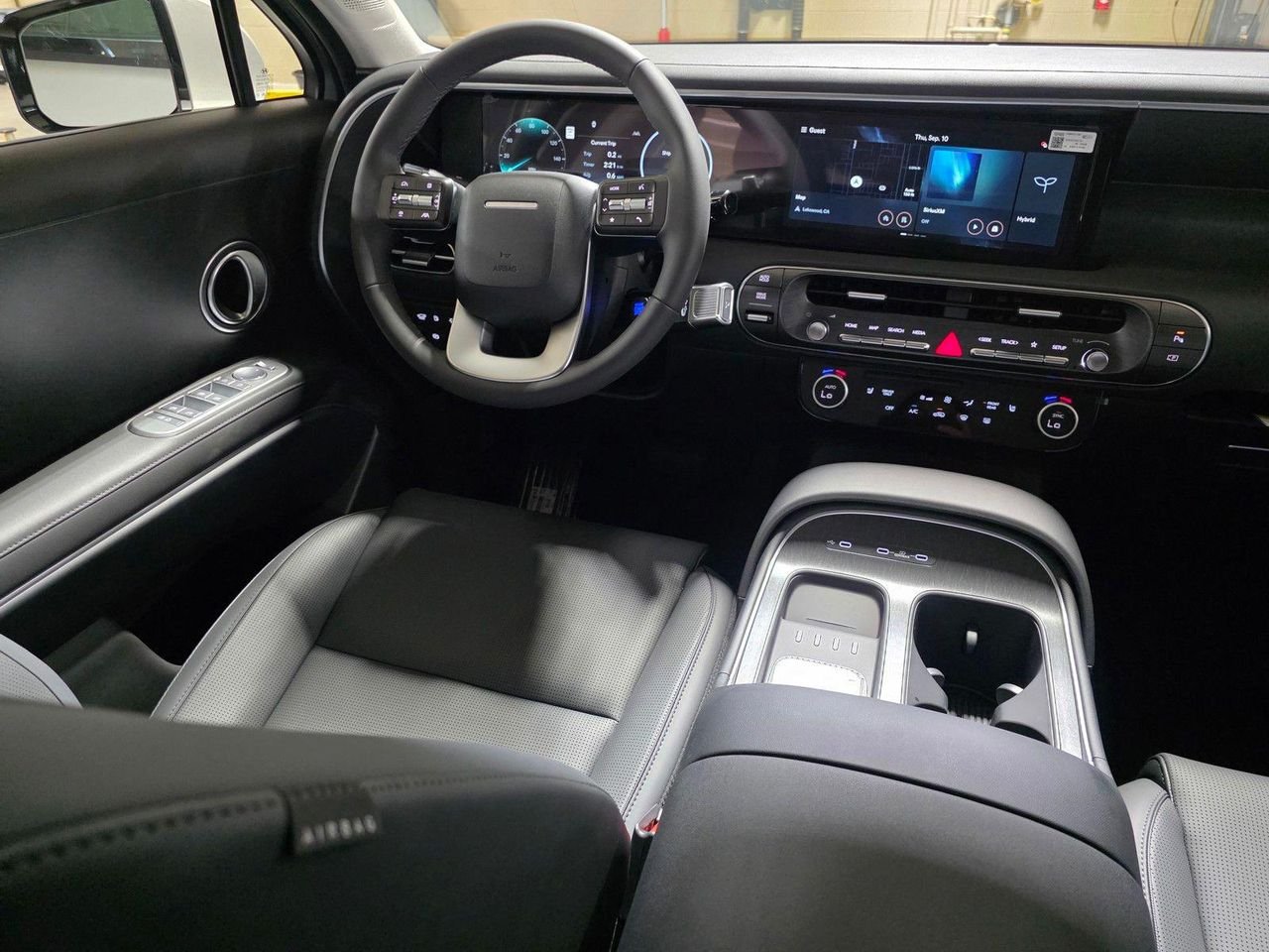 New 2027 Shimmering Silver Hyundai Blue SEL 7P image 20