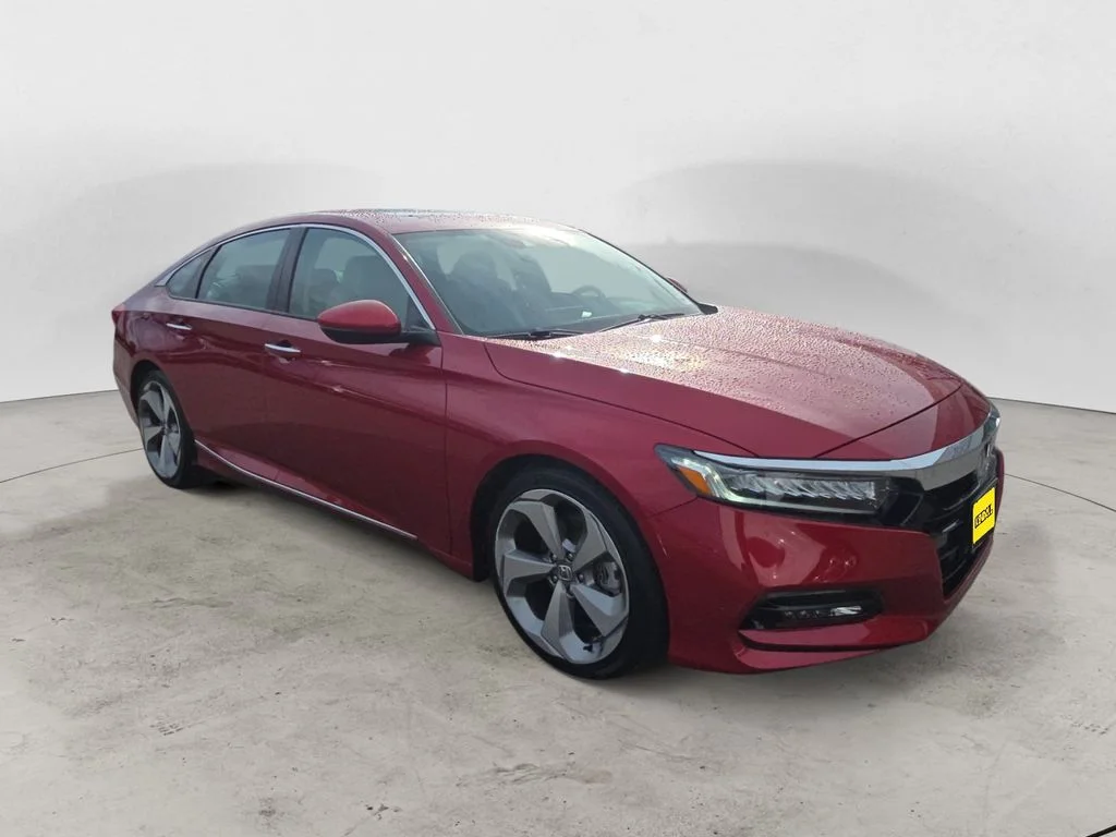 Used 2018 Red Honda Touring 2.0T image 3