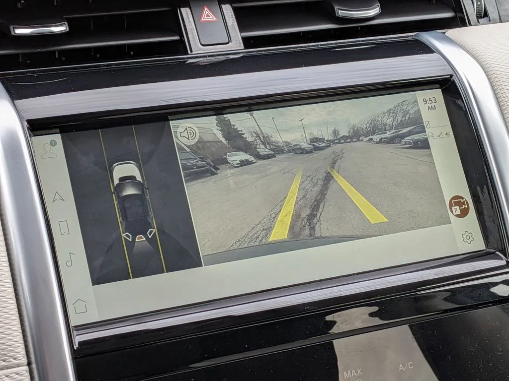 Used 2023  Land Rover SE R-Dynamic image 19