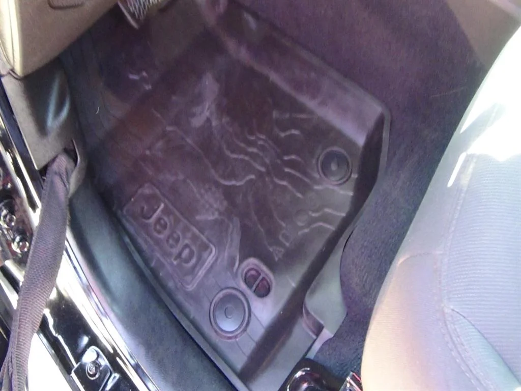 Used 2023 Black Clear Coat (px8) Jeep Sahara 4xe image 18