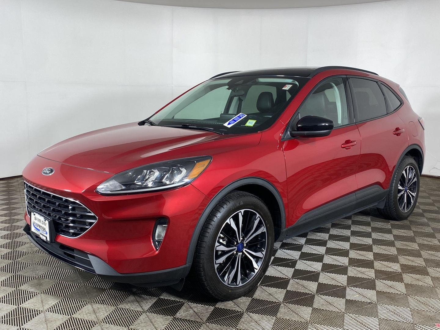 Used 2022 Rapid Red Metallic Tinted Clearcoat Ford SEL image 2