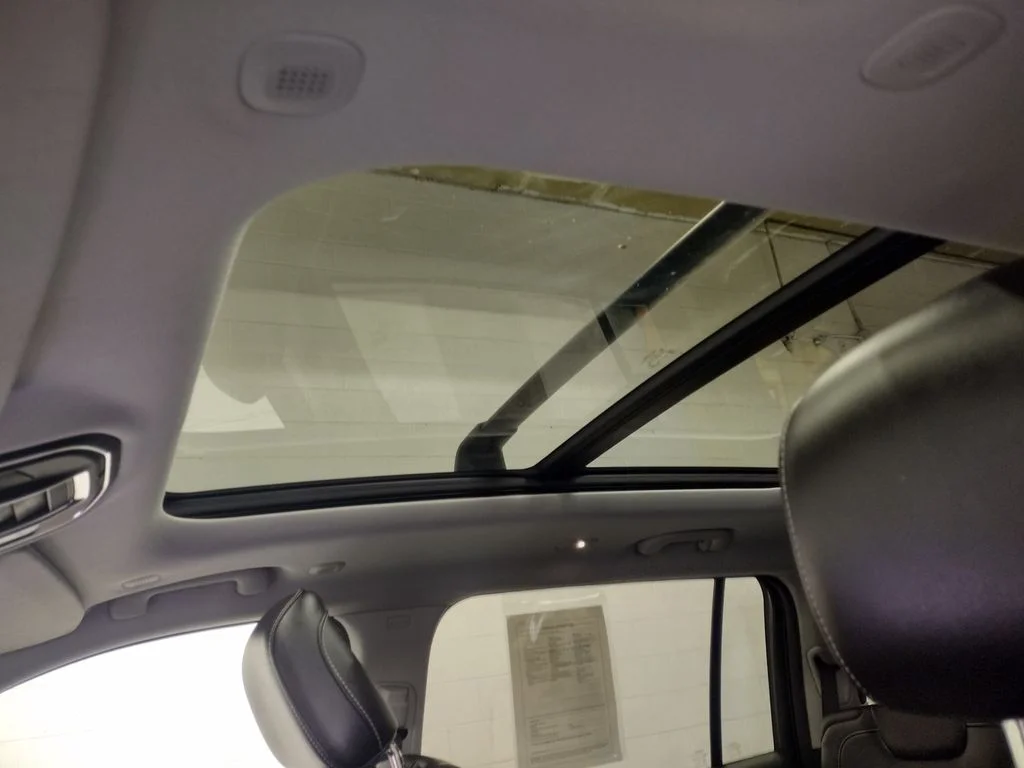 Used 2021 Silver Jeep Limited image 26