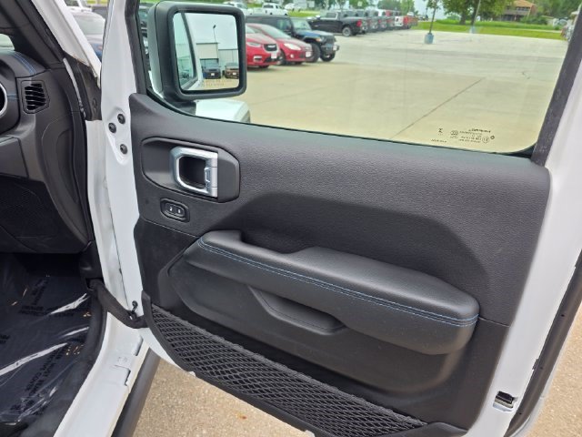 Certified Used 2023 Bright White Clearcoat Jeep Rubicon image 21