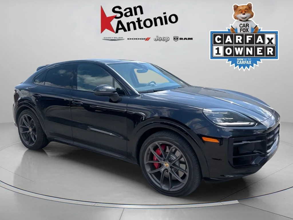 2024 Porsche Cayenne S's photo