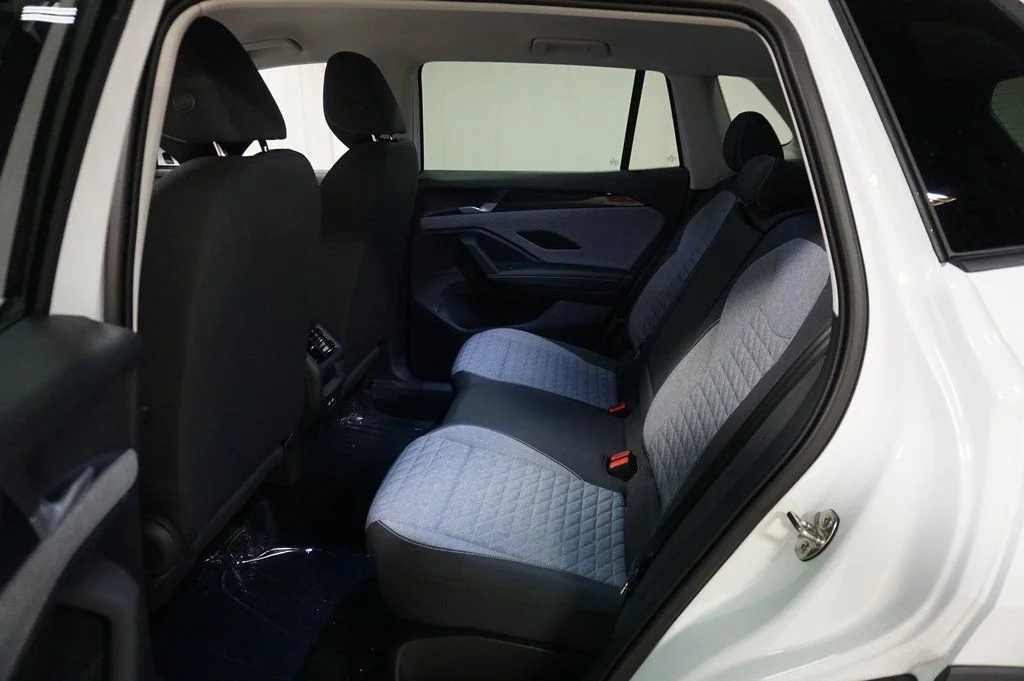 New 2026 White/off-white Volkswagen 2.0T S image 11