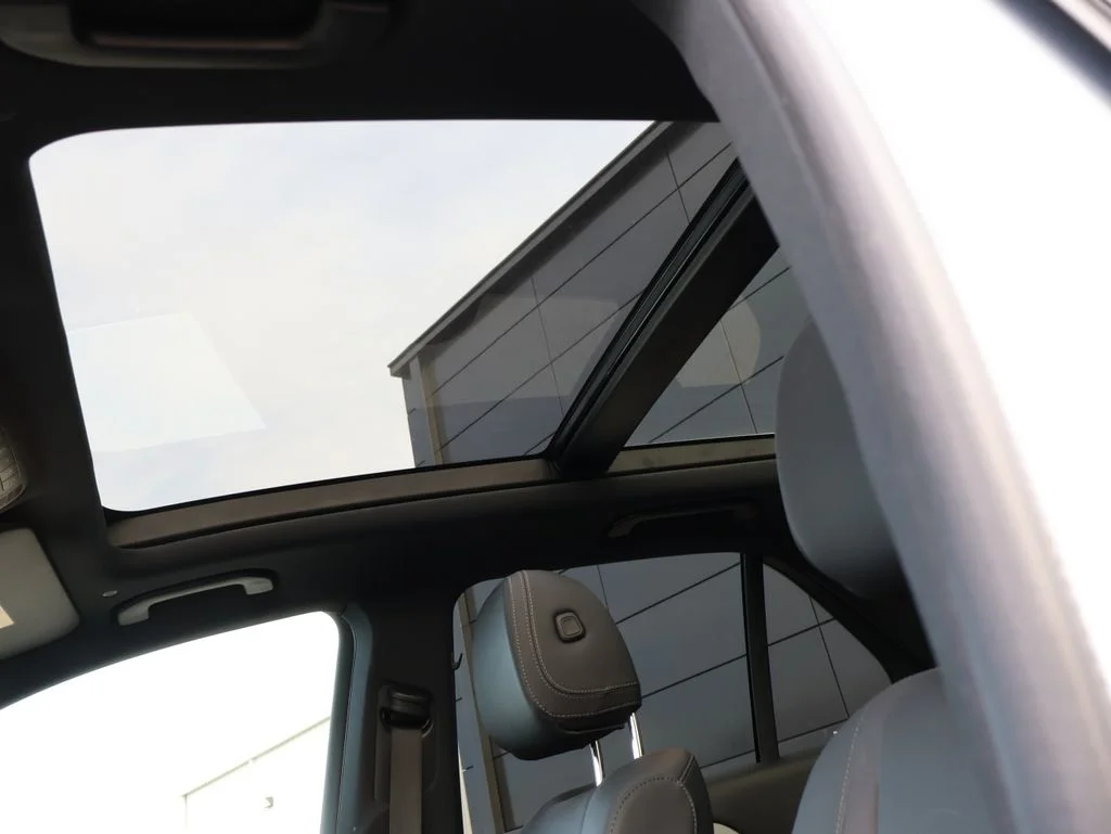 Used 2025 Black Mercedes-Benz GLE 350 image 27