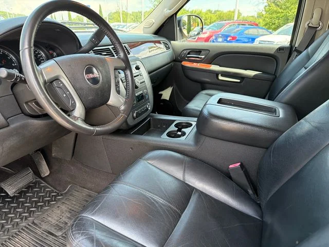 Used 2011 Black GMC SLT image 17
