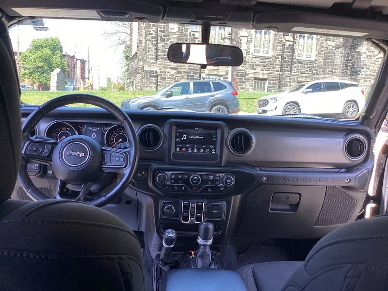 Used 2023 Black Jeep Sport S image 31