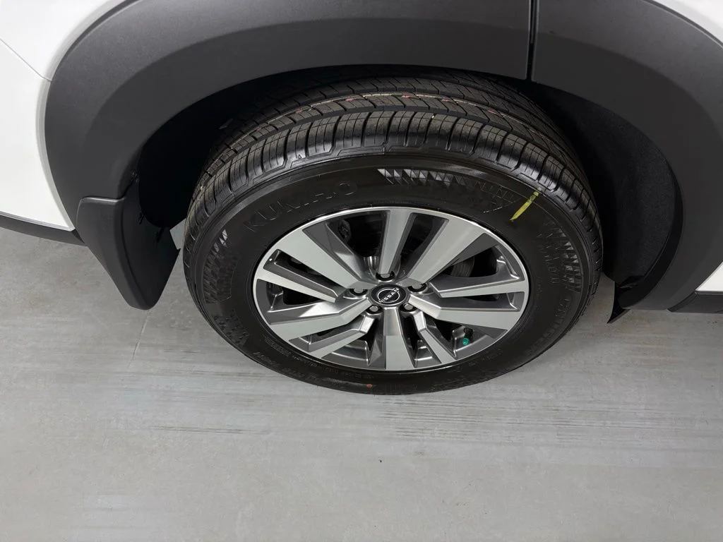 New 2026 Everest White Pearl TriCoat Nissan SL image 11