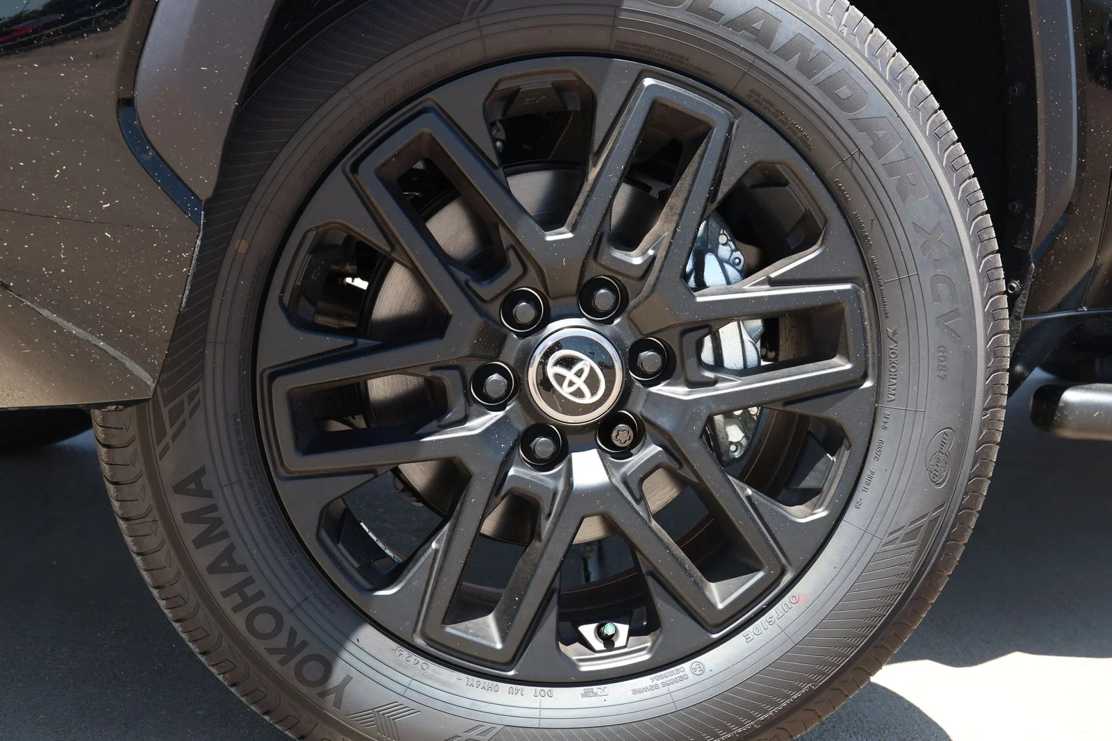 New 2026 Midnight Black Metallic Toyota SR5 image 9