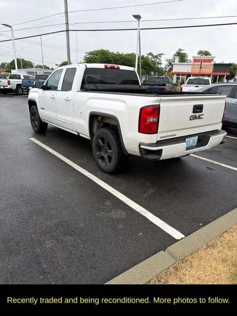 Used 2017 White GMC Base image 3