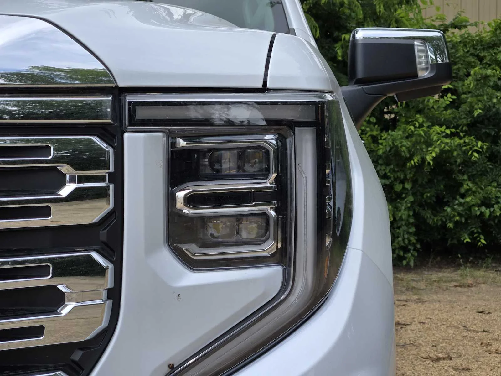 New 2026 Glacier White Tricoat GMC Denali image 5