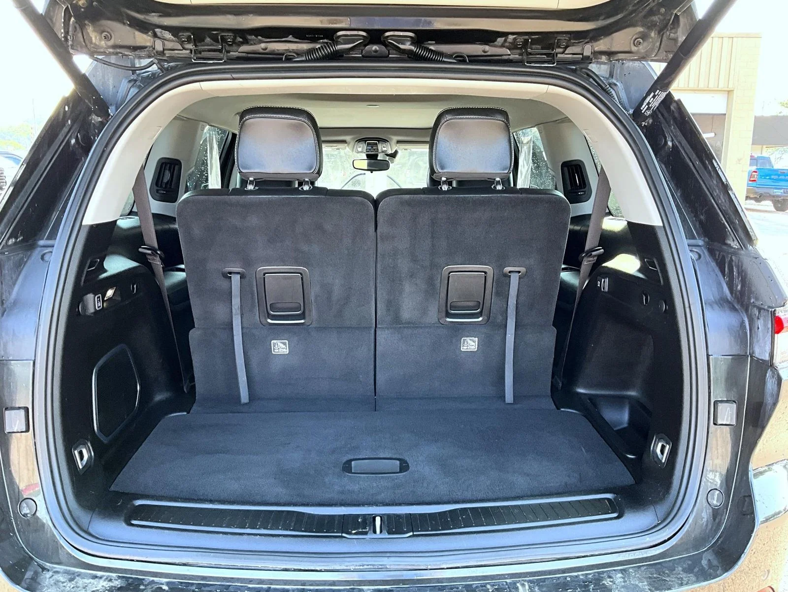 Certified Used 2022 Gray Jeep Limited image 9